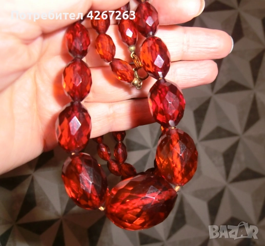 Старинна кехлибарена огърлица от фасетирани бакелитени мъниста черешов кехлибар, снимка 3 - Антикварни и старинни предмети - 52293850