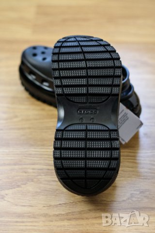 Оригинални платформи Crocs Mega Crush Clog, Черни, Размер 37-40, снимка 6 - Чехли - 42629166
