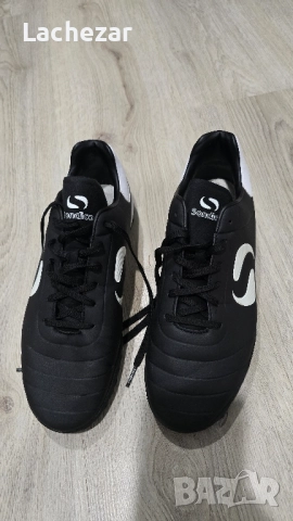 футболни обувки за трева Sondico 41.5, снимка 2 - Футбол - 52417338