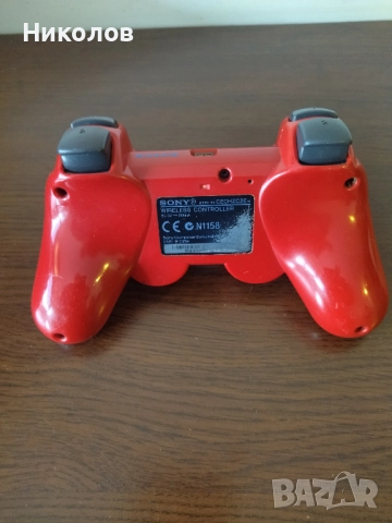 Продавам оригинален джойстик за Playstation 3 (PS3),червен, снимка 2 - Аксесоари - 52494180