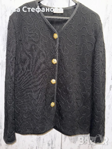 Лукзозно ново сако тип жилетка Франция Париж вълна черно елегантно разкошни копчета 