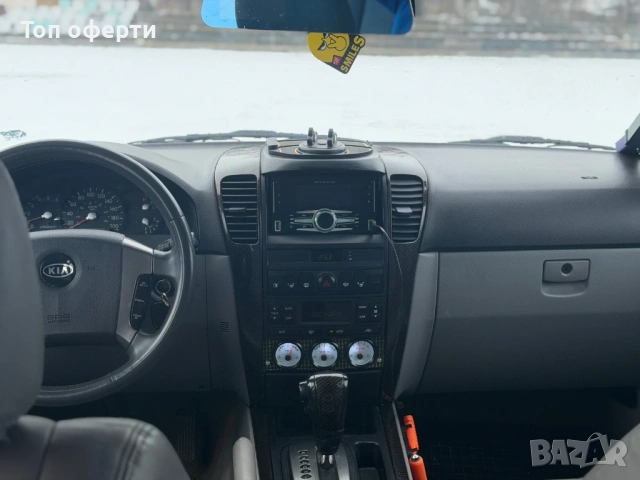 Киа Соренто, снимка 8 - Автомобили и джипове - 53101779