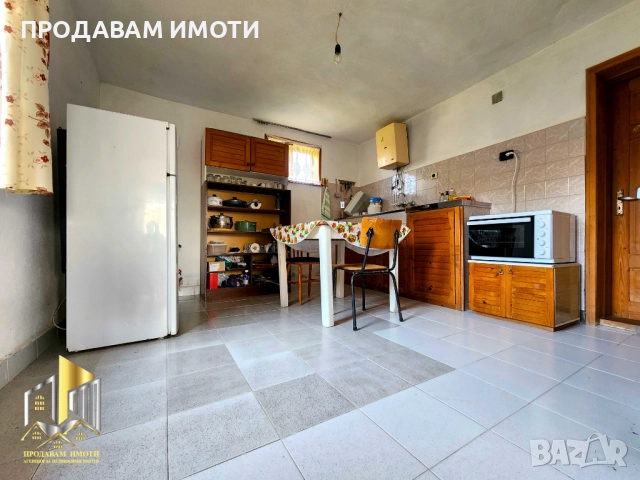 Продавам къща с два парцела, снимка 4 - Къщи - 51895155