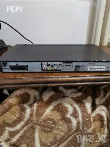 DVD SAMSUNG, снимка 4 - Плейъри, домашно кино, прожектори - 48602792