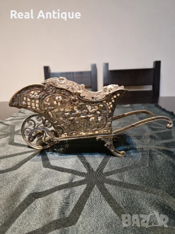 Уникална антикварна Викториянска сребърна стойка поставка за вино 