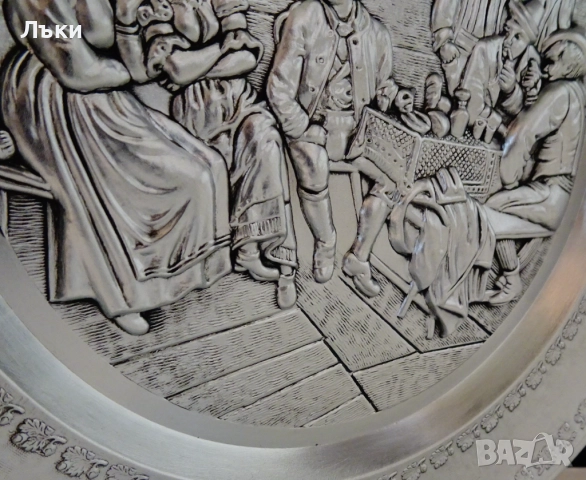 Калаена чиния с картина Сватосване,калаена сватба. , снимка 3 - Антикварни и старинни предмети - 52776451