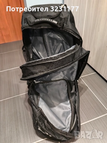 Раница на колелца за пътуване. 