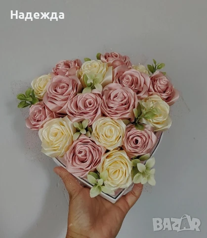Букет 17 сатенени рози , снимка 2 - Изкуствени цветя - 51166300