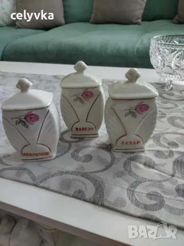 Порцеланови буркани за подправки 