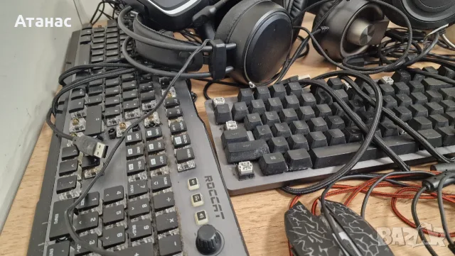 Голям лот геймърска периферия за части/ремонт – Logitech, Razer, Roccat, джойстици, слушалки, снимка 10 - Клавиатури и мишки - 55875908