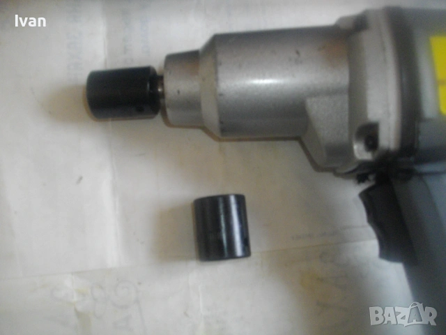 Немски оригинален ел. гайковерт 1/2 UNITEC 900W 300Nm 2013т. , снимка 5 - Други инструменти - 53407156