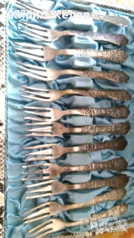 Старинни ПОСРЕБРЕНИ БРОНЗОВИ Богато Орнаментирани РЕТРО ЛЪЖИЦИ комплект 12 бр. в ЛУКС КУТИЯ А1058, снимка 12 - Прибори за хранене, готвене и сервиране - 35795428