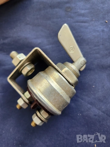 ключ маса за автомобил, нов, руски, мод. ШПР 490 и к-т НА-1 за обслужване на авт. винтили на гуми