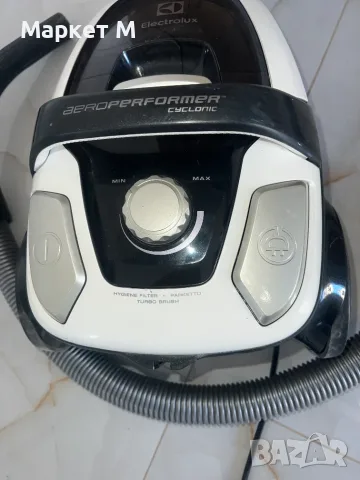 Прахосмукачка Electrolux Z9930EL – 800W, циклонна, без торба, снимка 5 - Прахосмукачки - 56121984