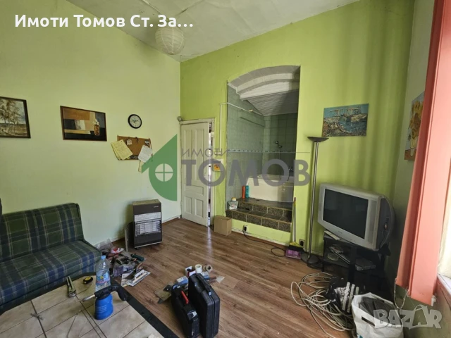 Двуетажна къща в района на Широк център , снимка 2 - Къщи - 51039761