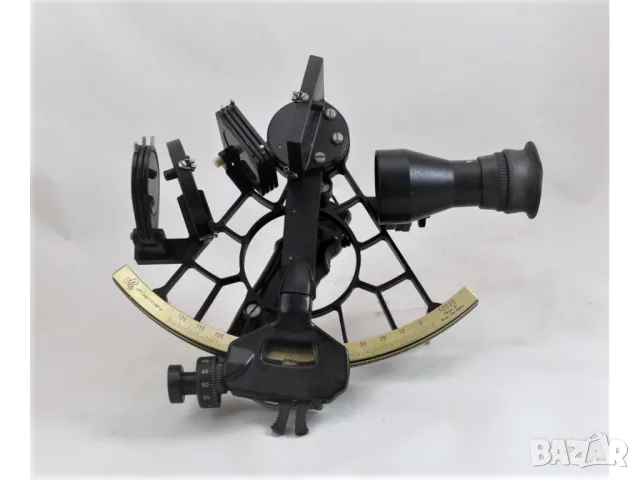 303 Корабен секстант от търговски кораб произведен в Германи. , снимка 3 - Антикварни и старинни предмети - 50104759