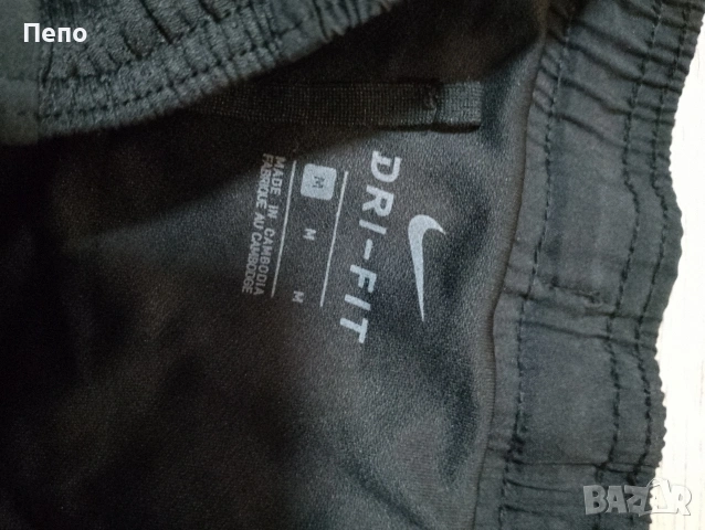 Гащи Nike, снимка 3 - Къси панталони и бермуди - 53218532