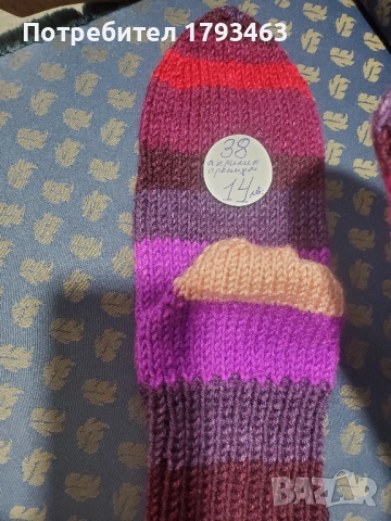 Ръчно плетени дамски чорапи размер 38, снимка 3 - Дамски чорапи - 51836352
