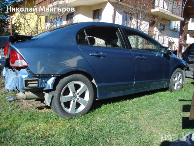 Honda Civic 1.8 за части, снимка 6 - Автомобили и джипове - 52685453