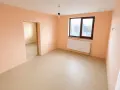 100кв/м, втори етаж от къща под наем., снимка 11