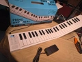 Carry-On Folding Piano 49 Touch Дигитално Stage пиано White , снимка 4