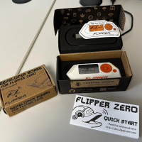 Многофункционално устройство Flipper Zero, снимка 2 - Друга електроника - 44555918