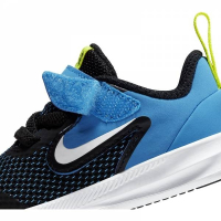 Детски маратонки Nike Downshifter 9, снимка 4 - Детски маратонки - 44773931