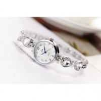 Дамски кварцов часовник с кристали, 2 модела (005), снимка 5 - Дамски - 40087936