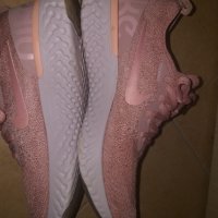 Дамски маратонки Nike Epic React Flyknit 2, 38.5 номер, 24.5 см стелка , снимка 8 - Маратонки - 42309910