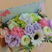 Свежа кутия книга📖 със сапунени цветя подходяща за учители📚 и за всеки ваш специален повод, снимка 3 - Подаръци за жени - 40950776