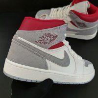 Нови Оригинални Обувки Размер 41 Nike Air Jordan 1 Mid Past Present Future Маратонки Кецове Shoes , снимка 3 - Кецове - 40328267