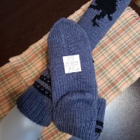 Ръчно плетени мъжки чорапи с вплетен котарак, размер 39, снимка 2 - Мъжки чорапи - 41770692