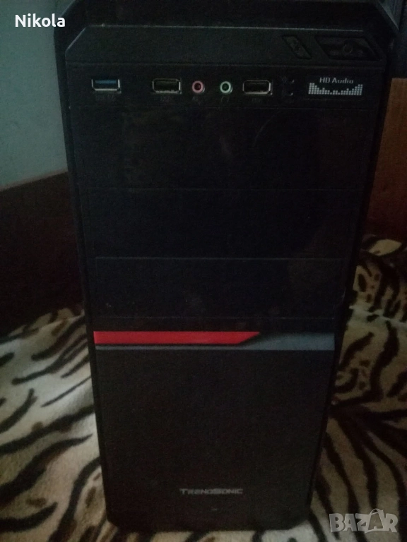 Продавам/Бартер Компютър с Четири Ядрен Процесор AMD A8-3850 и Дъно ASRock A55M-DGS, снимка 1