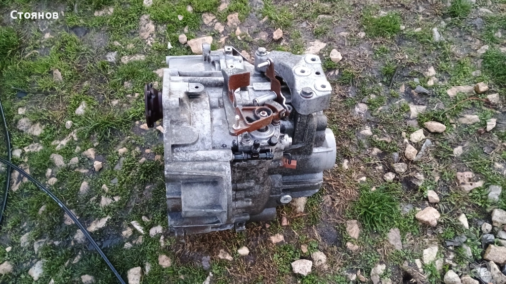 Пълен сет 6 скоростна кутия VW Touran , снимка 1