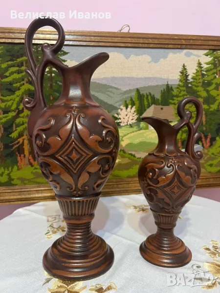 Две керамични невероятно красиви вази с релефни елементи. Перфектно състояние., снимка 1