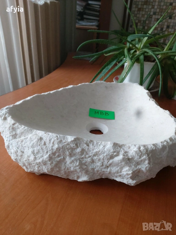 Мраморна мивка с неправилна форма, снимка 1