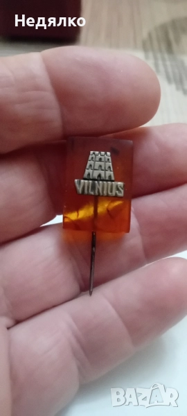 Рядка винтидж значка,Вилнюс,кехлибар,сребро , снимка 1