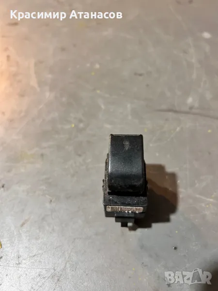 84810-0F010. Бутон ел. стъкло предно дясно за Тойота корола версо.  , снимка 1