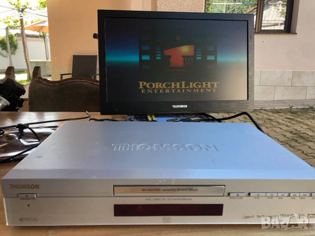 DVD Player Thomson, снимка 11 - Плейъри, домашно кино, прожектори - 52040565