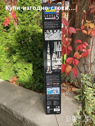 Revell Apollo 11 Ракета голям модел Saturn V - Височина 1.14м, снимка 4 - Конструктори - 42707976