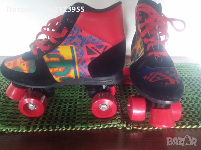 Дамски ролкови кънки.