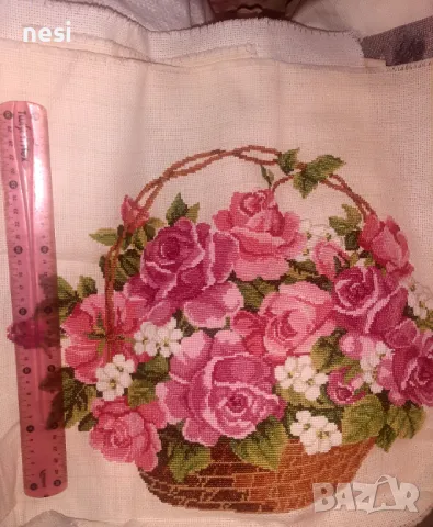 Гоблен Кошница с рози. Изящен. Ръчна изработка , снимка 2 - Гоблени - 47748437