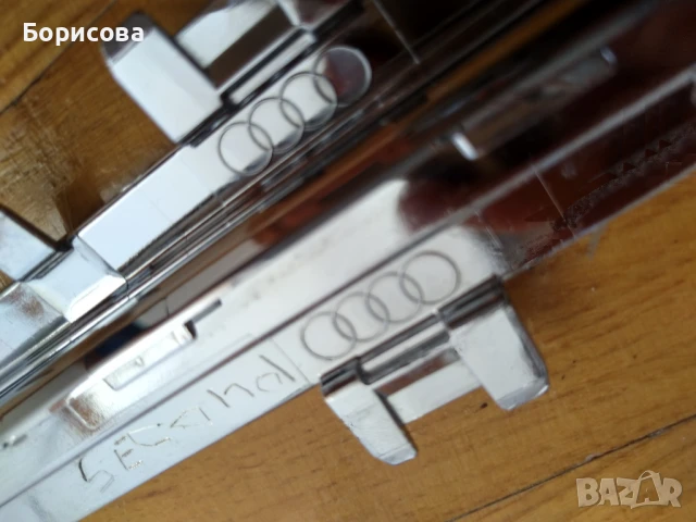 Ауди А8 Audi A8 решетка- лайсни , снимка 4 - Части - 50641835