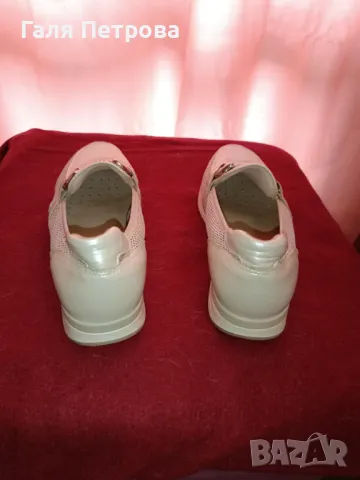 Идеално запазени маркови бели дамски лоуфъри от естествена кожа, снимка 3 - Дамски елегантни обувки - 47990173