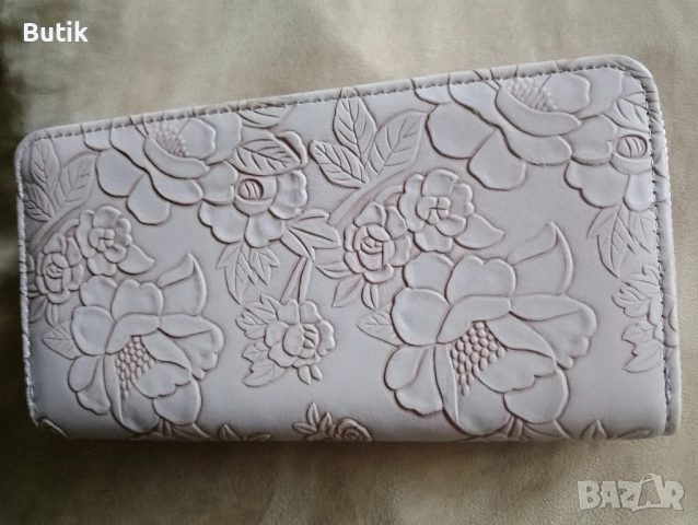 Дамско портмоне , снимка 3 - Портфейли, портмонета - 48923966