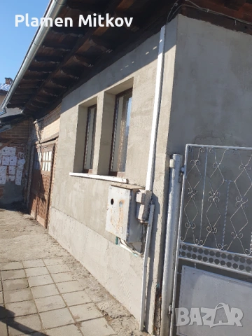 Къщата разполага с лятна кухня и гараж в близост до центара, снимка 3 - Къщи - 53248384