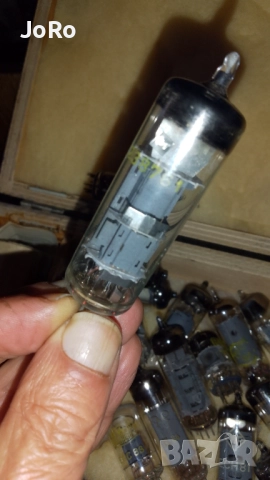 Радиолампи ECL86 RFT изходен триод-пентод , снимка 3 - Ресийвъри, усилватели, смесителни пултове - 52500286