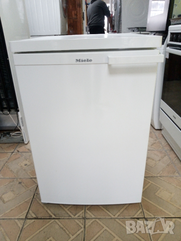 Като нов малък хладилник, охладител Миеле Miele A+++  2 години гаранция!, снимка 1 - Хладилници - 44834029