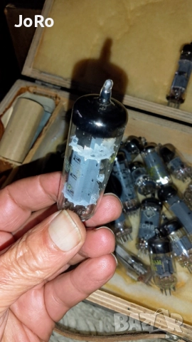 Радиолампи ECL86 RFT изходен триод-пентод , снимка 2 - Ресийвъри, усилватели, смесителни пултове - 52500286