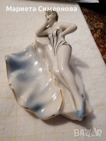 Порцеланов пепелник, снимка 2 - Антикварни и старинни предмети - 52656595